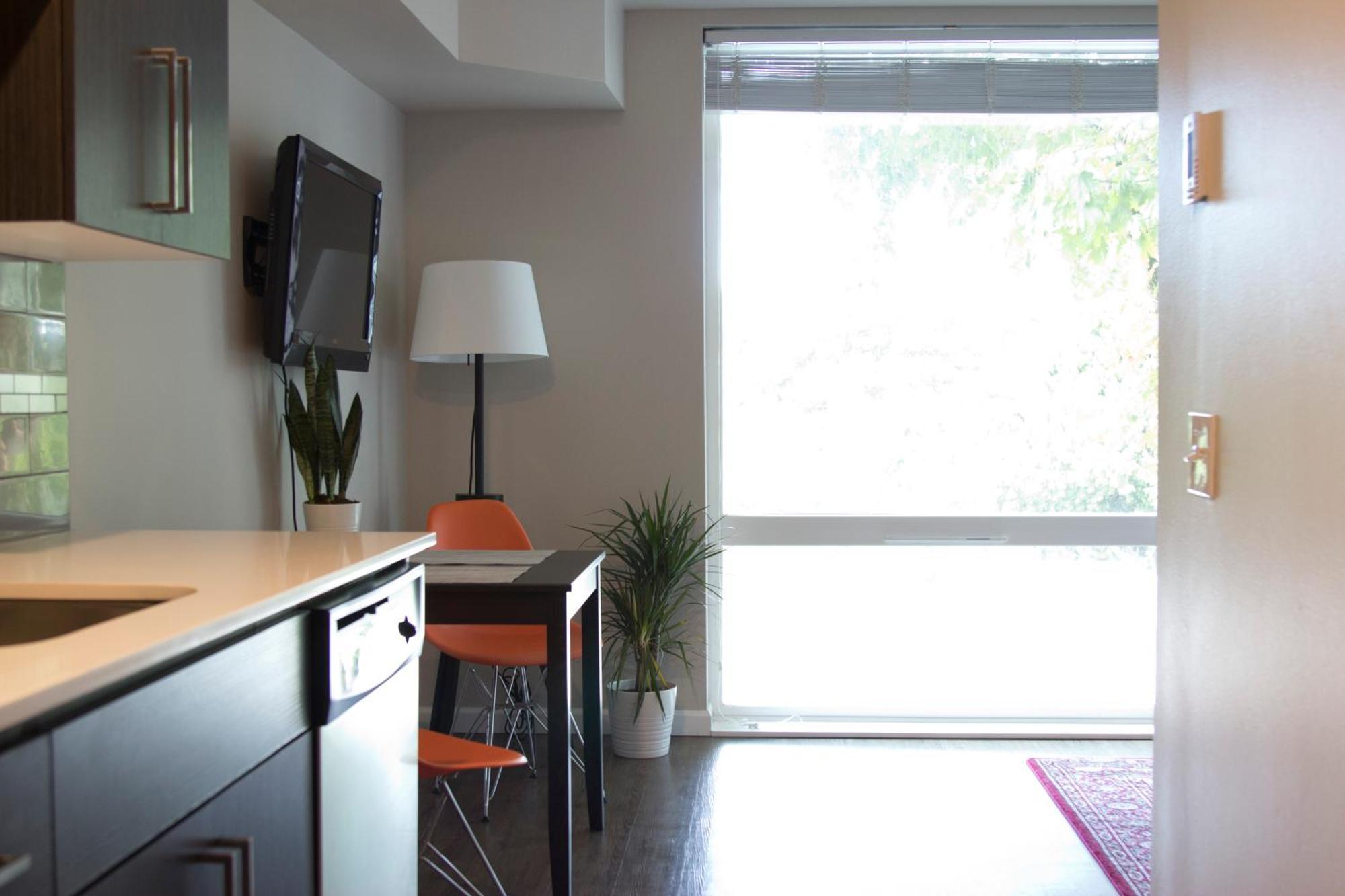 Amazing Capitol Hill With Free Parking!